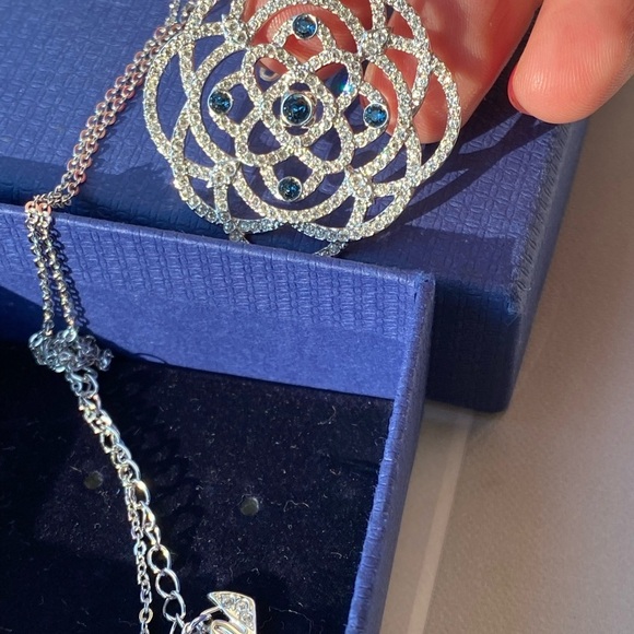 SWAROVSKI sapphire blue and clear crystals silver tone necklace - Picture 6 of 7